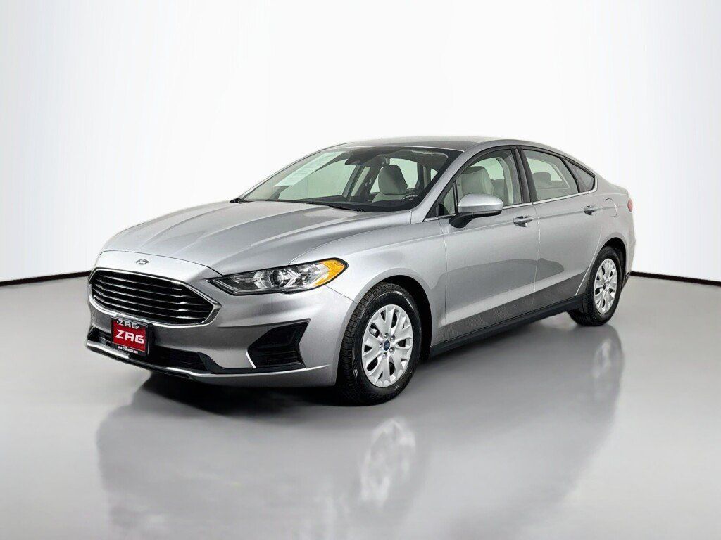 Used 2020 Ford Fusion S FWD image 1