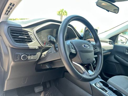 Used 2022 Ford Escape SE w/ Convenience Package FWD image 10