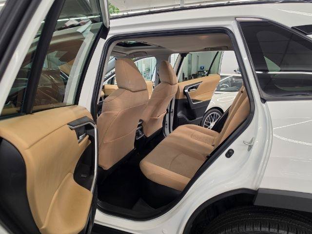 Used 2021 Toyota RAV4 XLE w/ Convenience Package AWD/4WD image 34