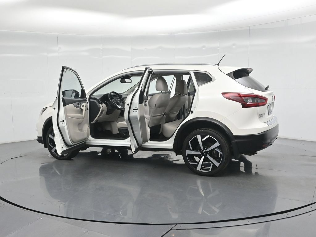 Used 2020 Nissan Rogue Sport SL w/ Premium Package FWD image 37