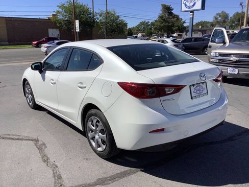 Used 2016 MAZDA MAZDA3 i Sport FWD image 16