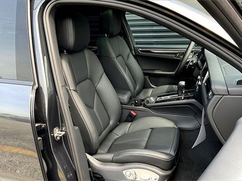 New 2025 Porsche Macan image 25