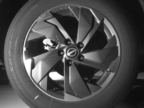 Used 2025 Nissan Rogue SV FWD image 15