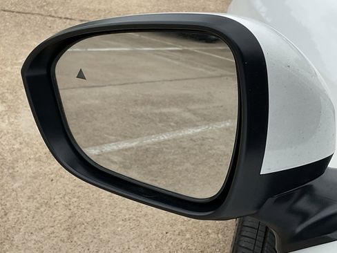 Used 2025 Nissan Kicks SV image 11