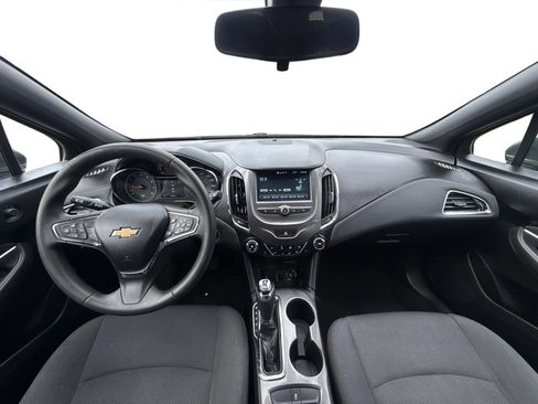 Used 2018 Chevrolet Cruze LT w/ Convenience Package FWD image 23
