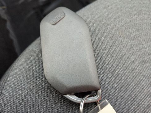 Used 2025 Kia K4 LXS image 26