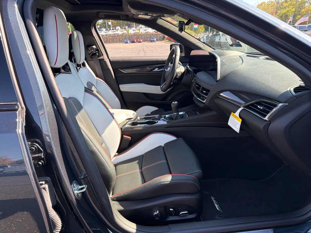 Used 2026 Cadillac CT5 V Blackwing w/ Carbon Fiber 2 Package RWD image 35
