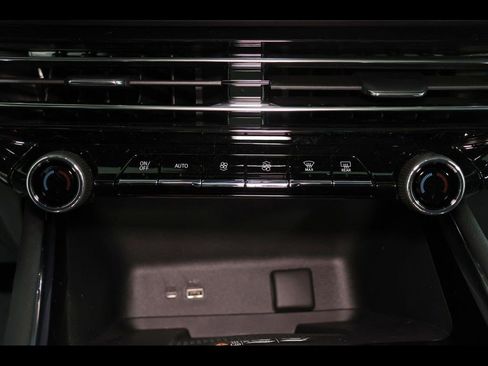 New 2026 Chevrolet Traverse Z71 w/ Enhanced Driving Package image 17