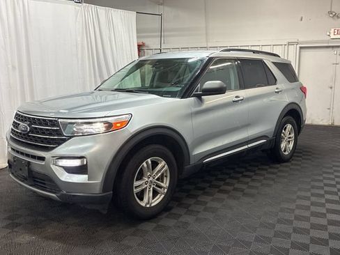 Used 2020 Ford Explorer XLT w/ Equipment Group 202A AWD/4WD image 1