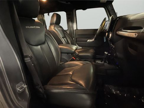 Used 2017 Jeep Wrangler Unlimited Rubicon w/ Connectivity Group image 13