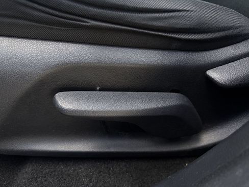 Used 2020 Toyota RAV4 LE FWD image 26