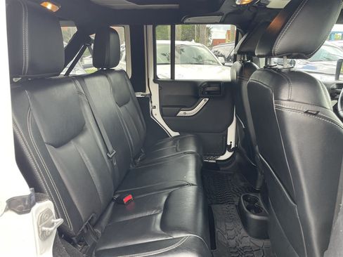 Used 2015 Jeep Wrangler Unlimited Sahara AWD/4WD image 25