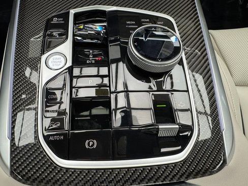 New 2026 BMW X7 M60i image 19