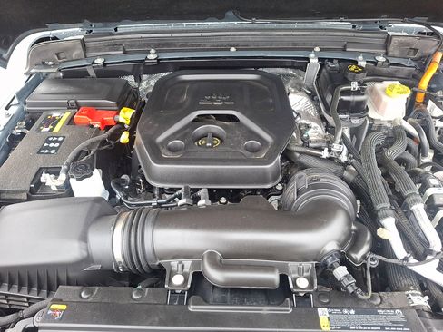 Used 2025 Jeep Wrangler Unlimited Sahara image 25