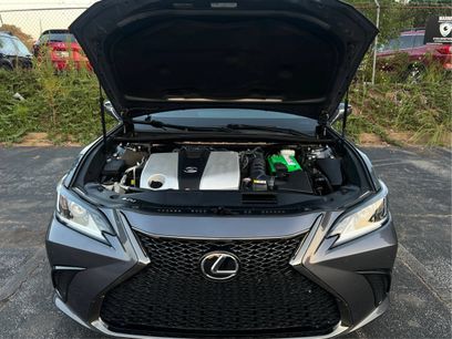 Used 2019 Lexus ES 350 F Sport w/ Accessory Package 2