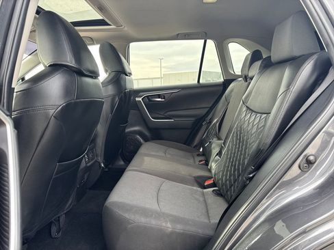 Used 2022 Toyota RAV4 XLE image 9