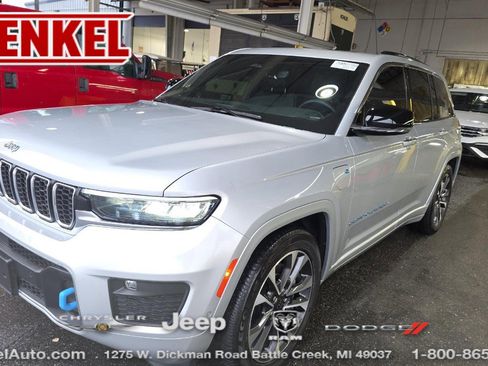 Used 2023 Jeep Grand Cherokee Overland image 1