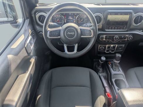 Used 2023 Jeep Wrangler Unlimited Sahara AWD/4WD image 16