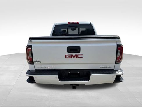 Used 2016 GMC Sierra 1500 Denali w/ Enhanced Driver Alert Package AWD/4WD image 4