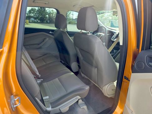 Used 2016 Ford Escape SE w/ Equipment Group 201A FWD image 38