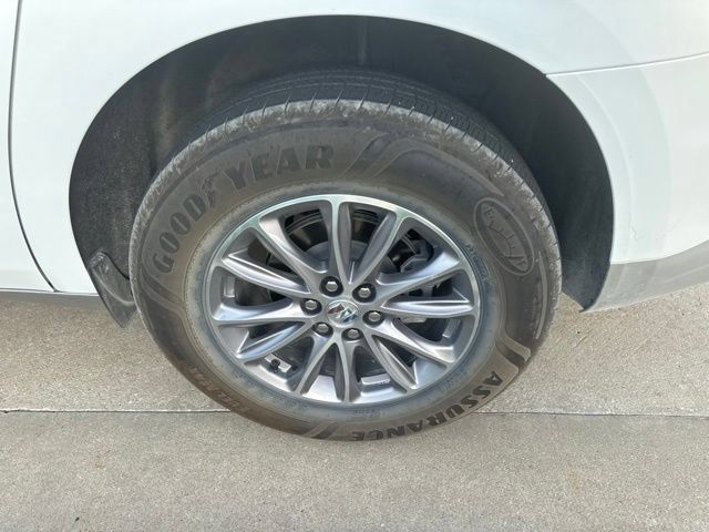 Used 2023 Buick Enclave Premium AWD/4WD image 37