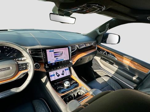 New 2024 Jeep Grand Wagoneer Series III w/ Rear Seat Video Group 1 AWD/4WD image 25