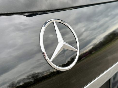 Used 2016 Mercedes-Benz GL 550 4MATIC image 16