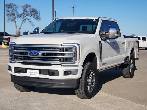 New 2025 Ford F250 Platinum w/ Platinum Plus Package image 2