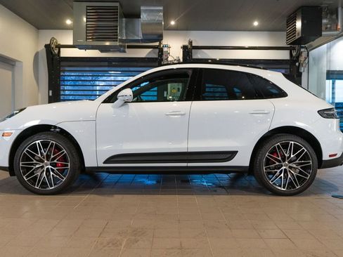 Certified 2025 Porsche Macan S AWD/4WD image 2