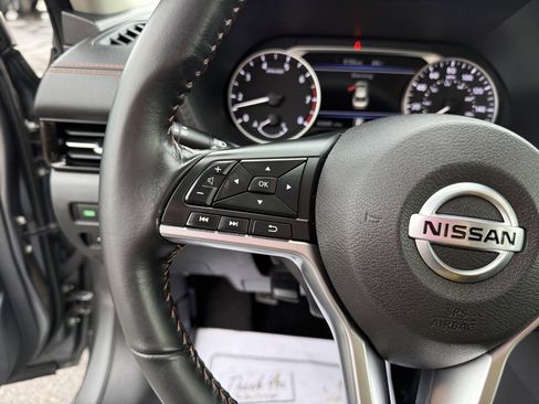 Used 2023 Nissan Sentra SR w/ Midnight Edition Package image 18