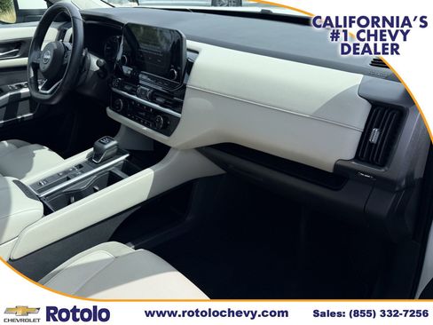 Used 2022 Nissan Pathfinder SL w/ SL Premium Package FWD image 7