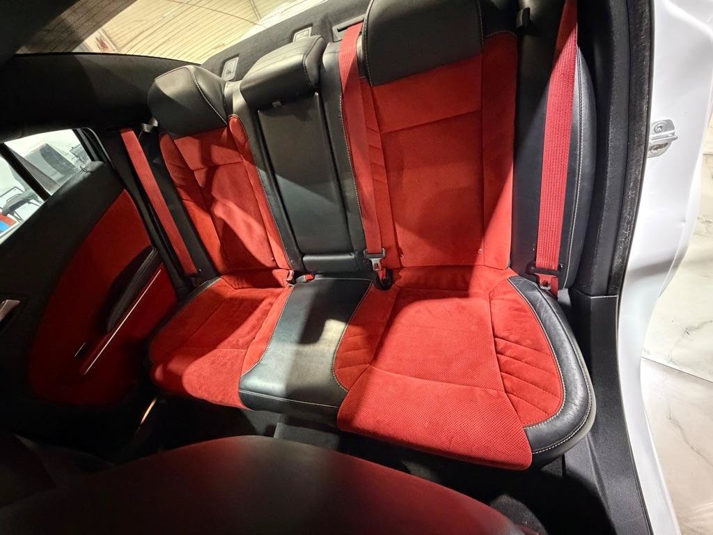 Used 2016 Dodge Charger SRT w/ Harman/Kardon Audio Group RWD image 15