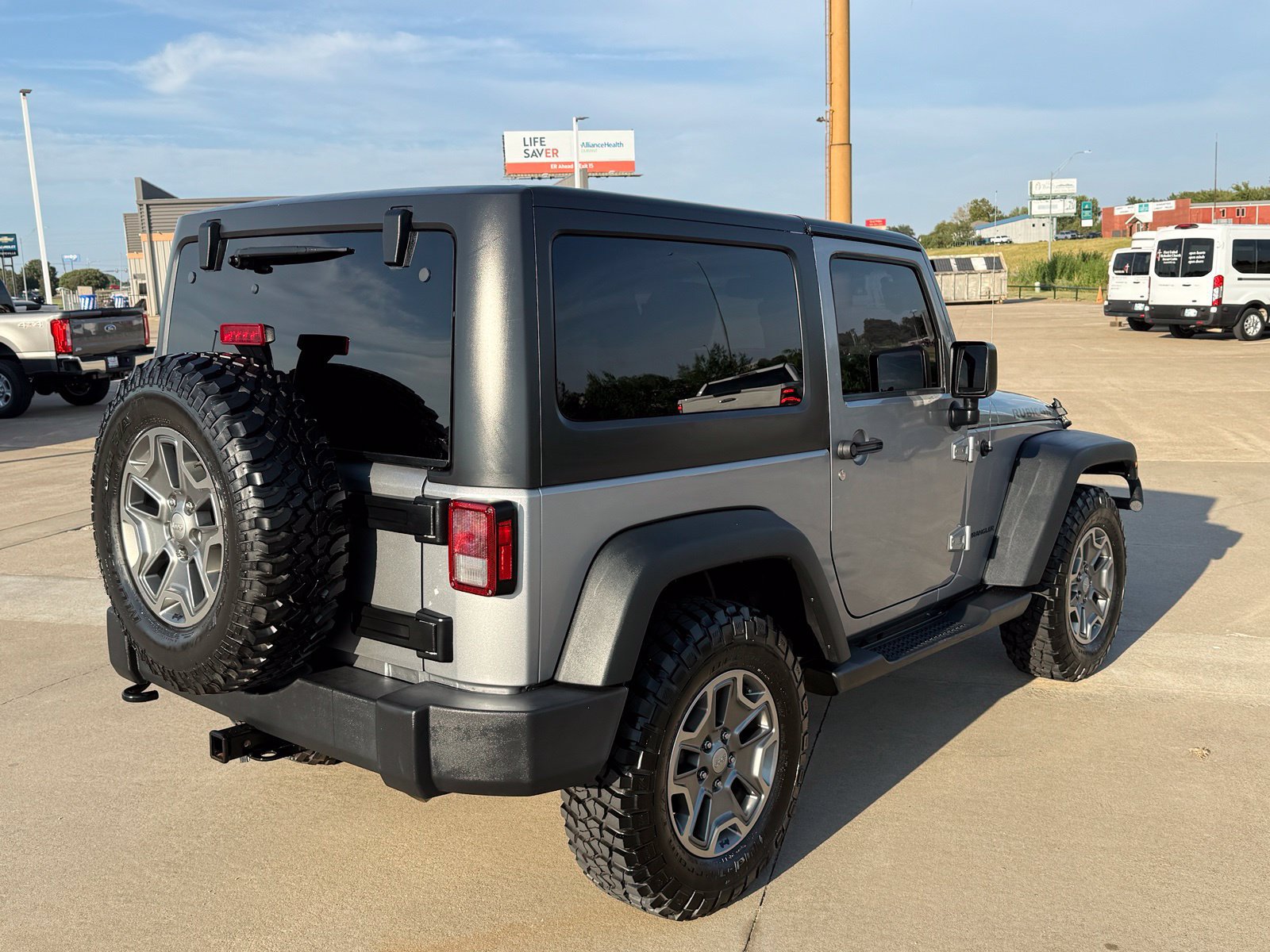 Used 2017 Jeep Wrangler Rubicon w/ Power Convenience Group AWD/4WD image 5