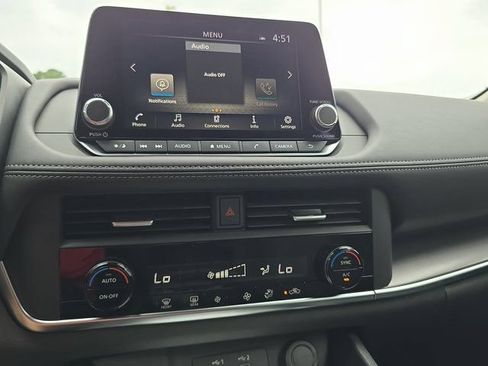 Certified 2026 Nissan Rogue SV FWD image 20