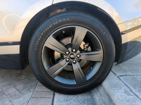 Used 2020 Land Rover Range Rover Velar R-Dynamic S image 47