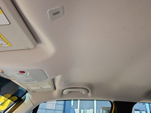 Used 2023 Jeep Renegade Latitude w/ Premium Group image 22