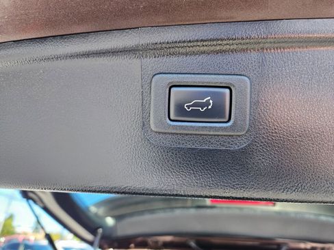 Used 2019 Subaru Outback 2.5i Limited w/ Popular Package #2 image 11