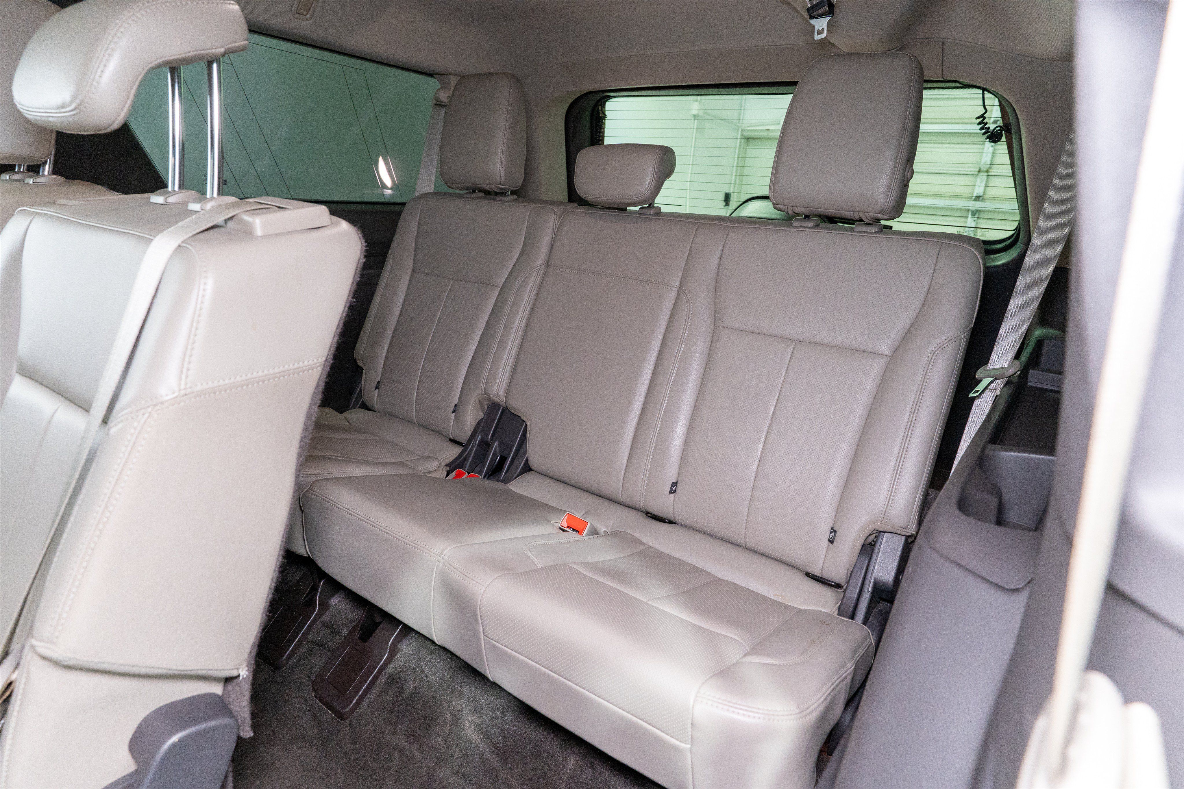 Used 2018 Ford Expedition Max XLT w/ Equipment Group 202A AWD/4WD image 33