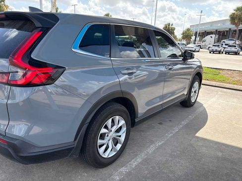 Used 2025 Honda CR-V LX image 5