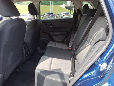Used 2024 Nissan Rogue SV FWD image 8
