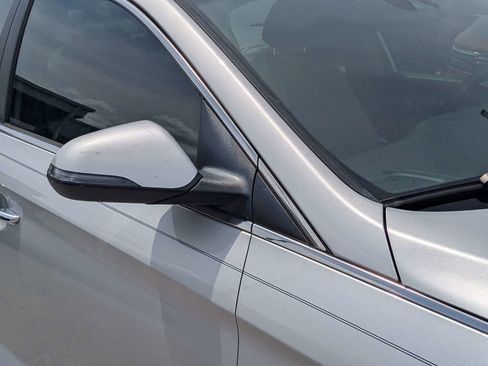 Used 2018 Hyundai Sonata SEL w/ Tech Package 02 FWD image 9