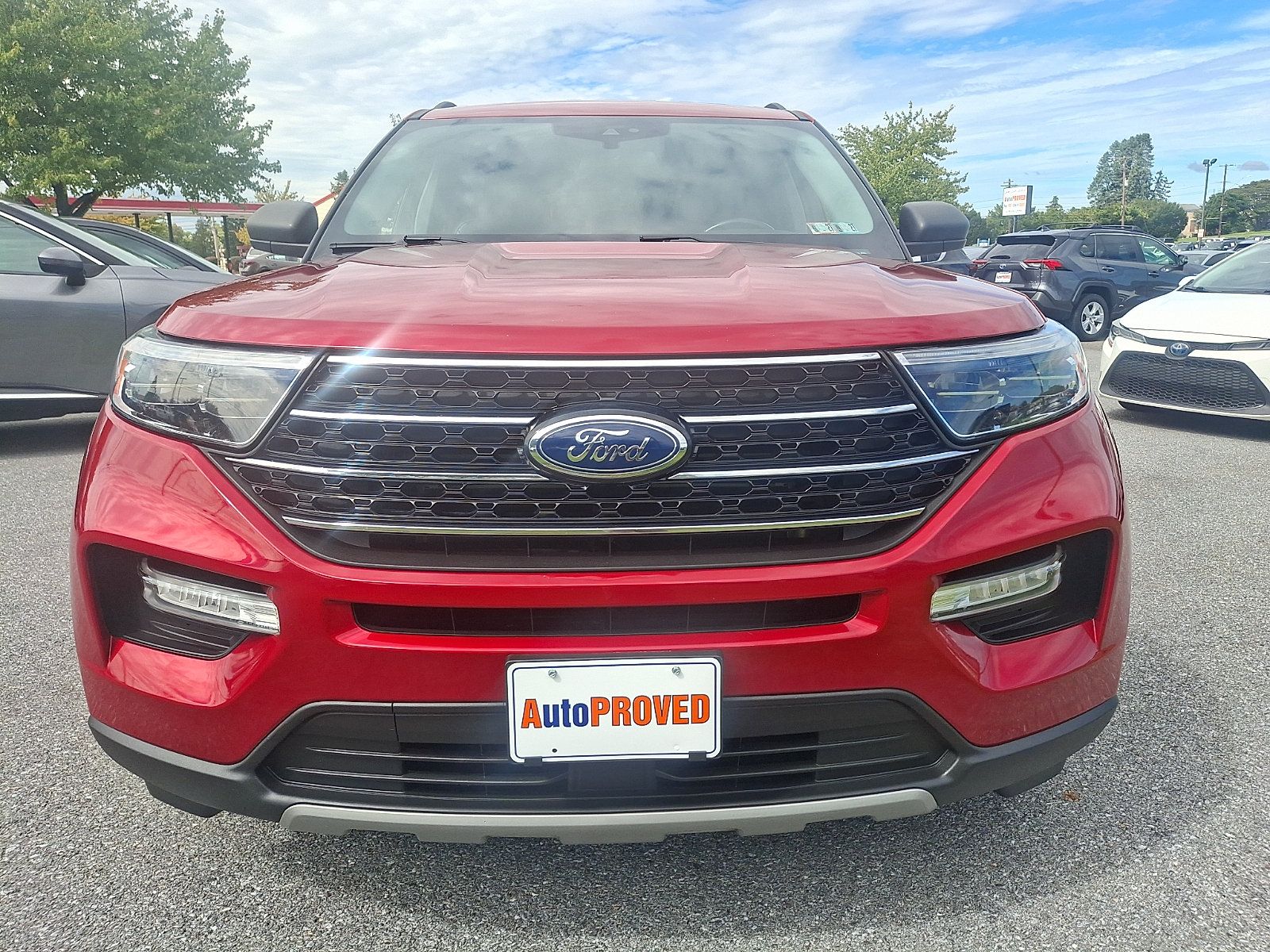 Used 2021 Ford Explorer XLT w/ Equipment Group 202A AWD/4WD image 2