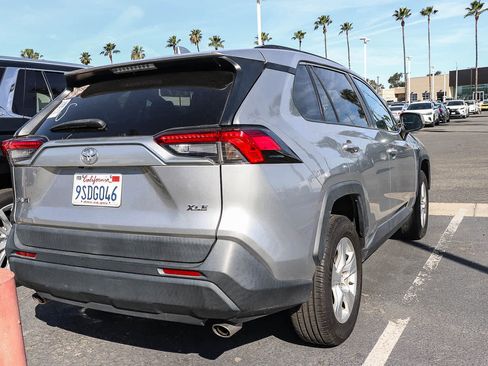 Used 2020 Toyota RAV4 XLE image 6