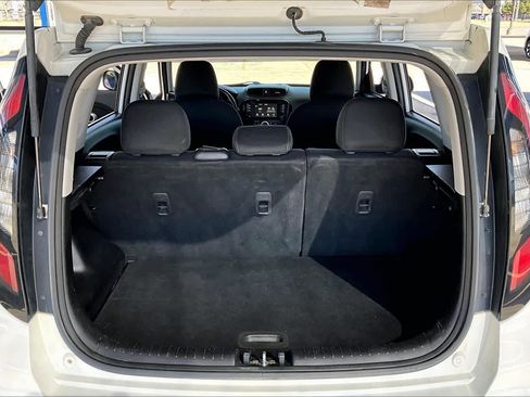 Used 2018 Kia Soul + image 33