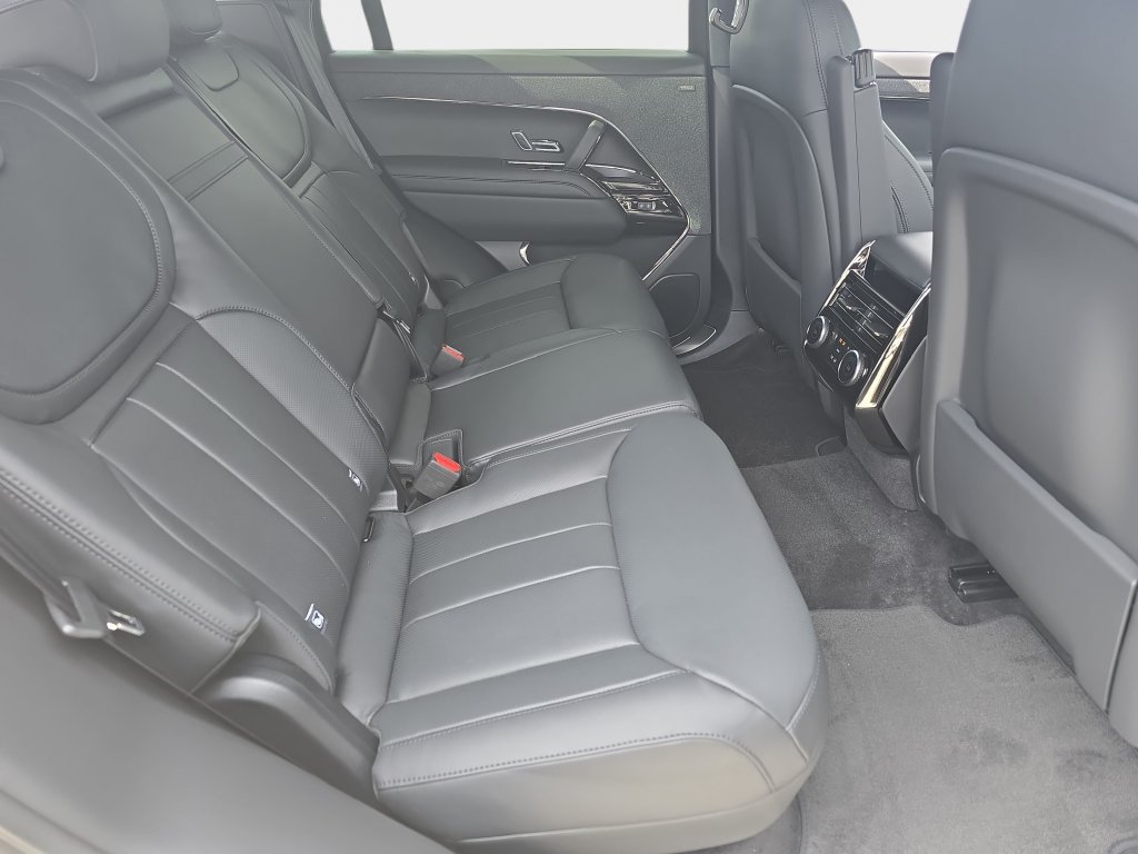 New 2026 Land Rover Range Rover Sport Dynamic SE AWD/4WD image 11