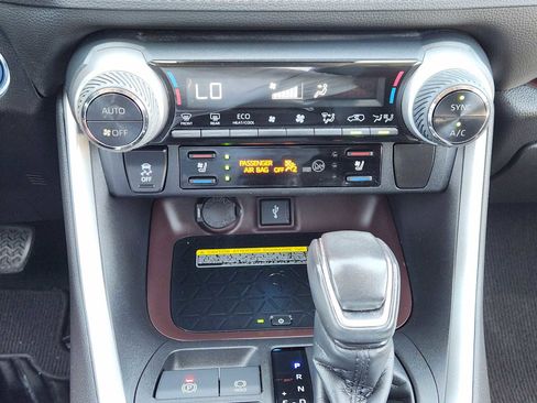 Used 2020 Toyota RAV4 Limited AWD/4WD image 20