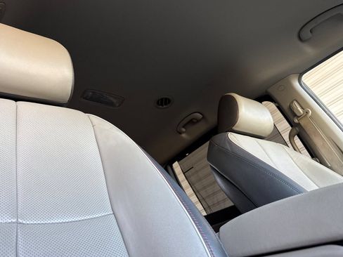 Used 2018 Kia Sedona LX w/ LX Essentials Premium Package FWD image 18