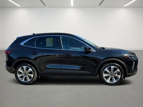 Used 2025 Ford Escape Platinum image 5