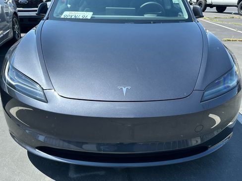 Used 2024 Tesla Model 3 Standard Range RWD image 9