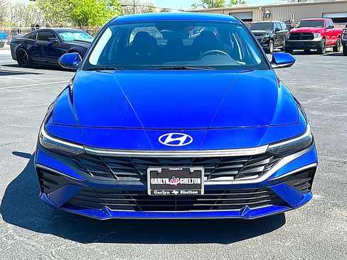 Used 2024 Hyundai Elantra SEL image 11